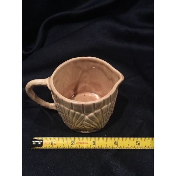Sea Shell Pottery Creamer Signed By Peggy - Picture 5 of 5